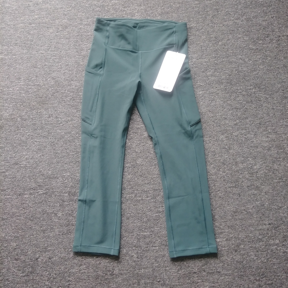 lululemon speed up crops - BRAND NEW SZ4